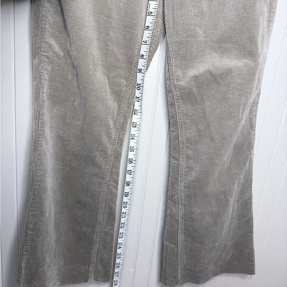Kut from the Kloth Meg Corduroy
Meg Corduroy High Rise Wide Leg - Picture 10 of 10